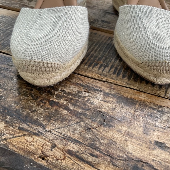 New Easy Spirit beige shoes,8 1/2. - Picture 3 of 11